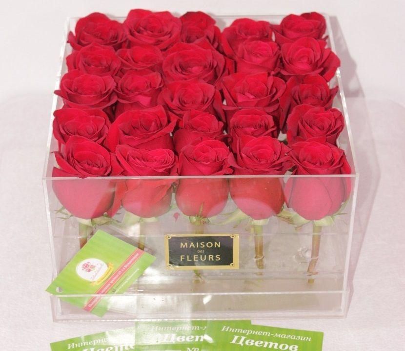 Голландские розы в стеклянной коробке maison des FLEURS