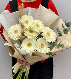 Букет "Винтерос" с герберой и сухоцветами