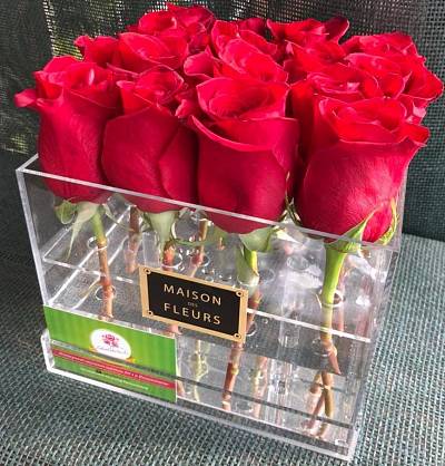 Голландские розы в стеклянной коробке maison des FLEURS 3