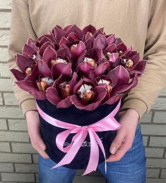 25 орхидей в коробке