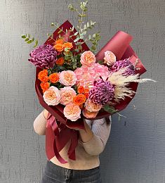 Композиция "Field of Flowers"  из хризантем, гортензии и роз