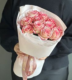 Букет из 11 розовых голландских роз