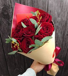 Букет из 9 красных роз "Remember"